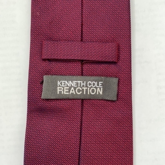 Kenneth Cole Reaction red blue iridescent men’s silk tie - Picture 7 of 16